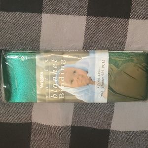 🪡 Satin blanket binding NWT Wrights Hunter🧵 with AMF Needles